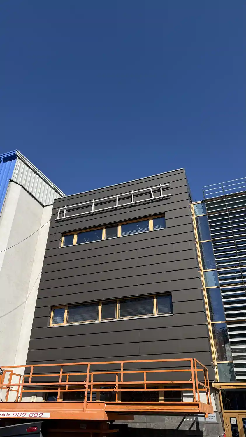 Hala stalowa z płyt warstwowych – realizacja DT Panel System